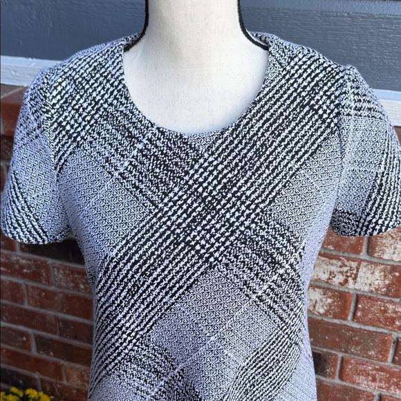 Calvin Klein Women's Cuffed Sleeve Mock Neck Short Shift Dress Size 8 - Picture 2 of 9